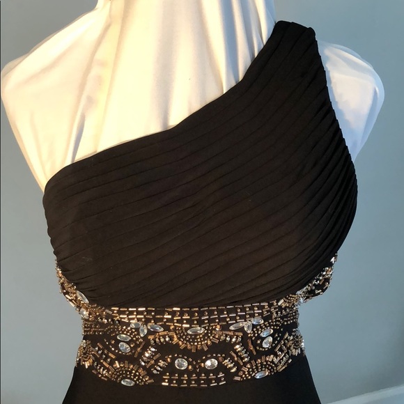 Black, off one shoulder, beaded, prom dress, sz 5 - Picture 6 of 8